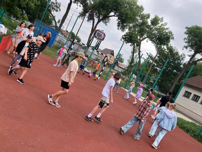 Школьный лагерь. День первый